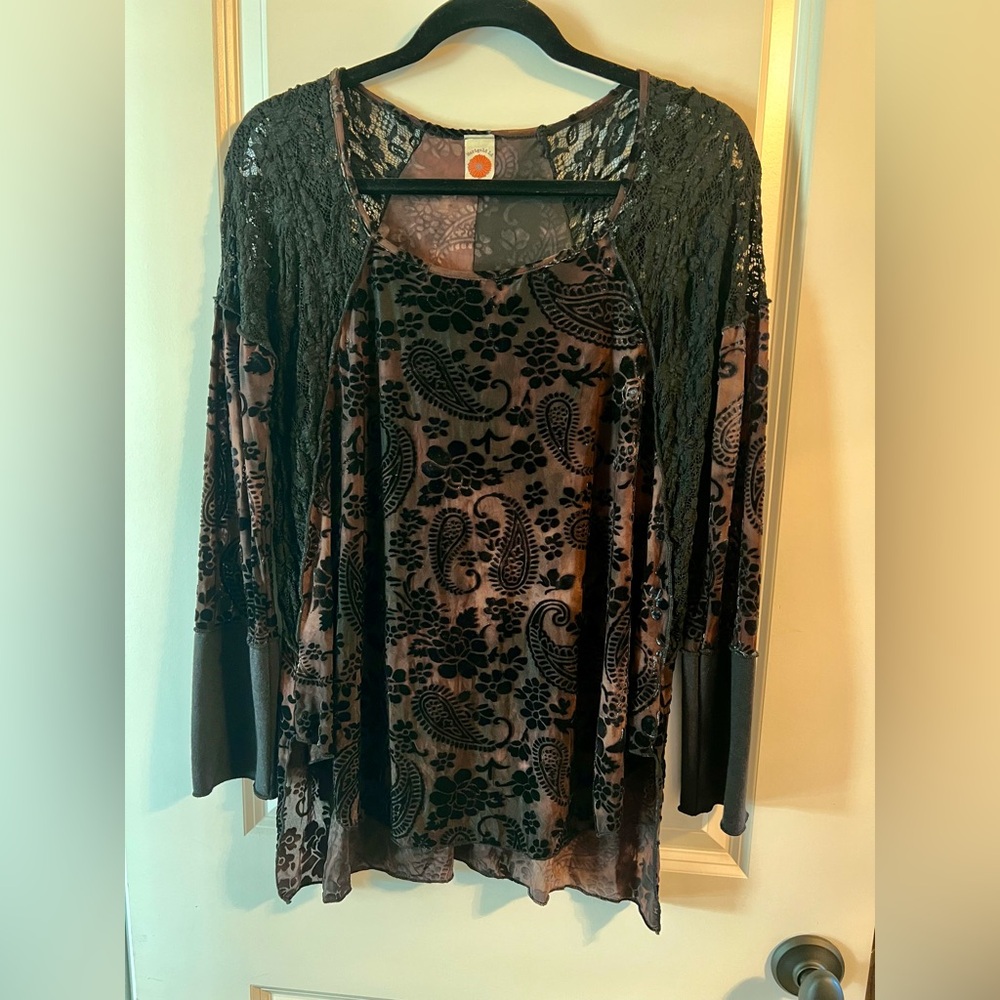 Elegant Black and Tan Lace/Velvet Top